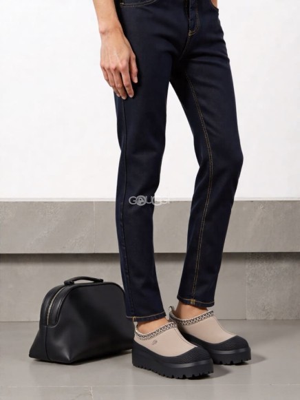 Ugg Tazz Hybrid Smoke Plume